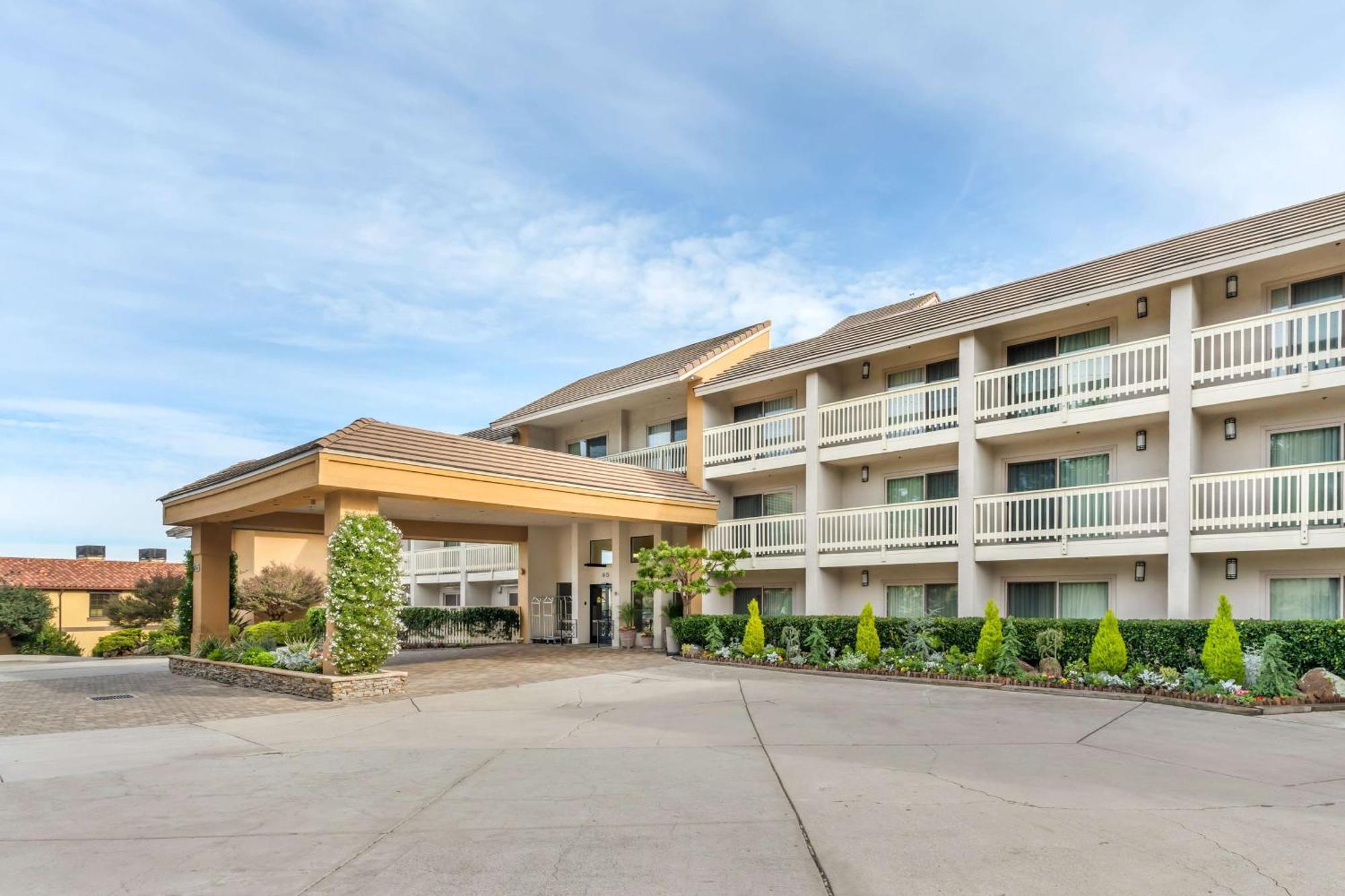 Best Western Plus Monterey Inn Exterior photo